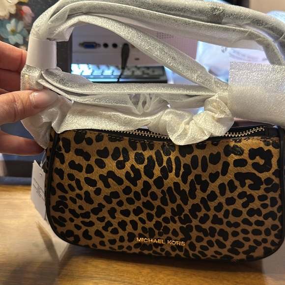 Michael kors new with tags small pouchette crossbody leather - Picture 2 of 9